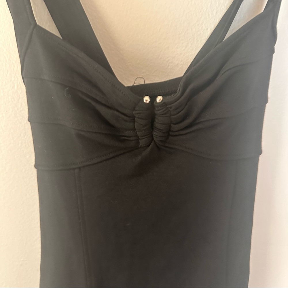 Elegant Black Dress - Picture 2 of 6